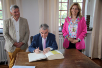 Reul_goldenes_Buch