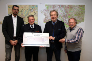 Provinzial Versicherung Reinckens &uuml;bergibt Scheck in H&ouml;he von 3500.- Euro f&uuml;r die Freiwillige Feuerwehr Geilenkirchen